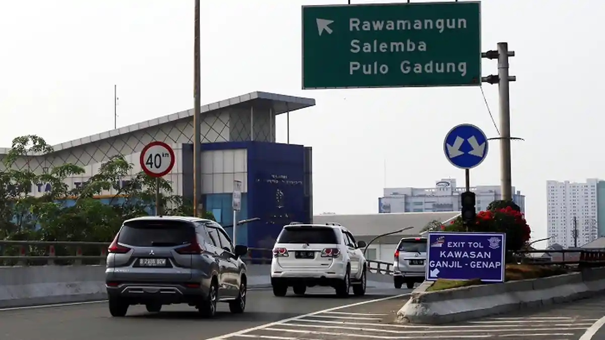 Ingat! Mulai Hari ini Anies Cabut Ganjil-Genap Sementara