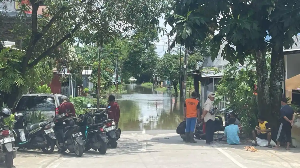 Warga Blok 8 Perumnas Antang Makassar Masih Tunggu Air Surut: Cobaan Juga Ini