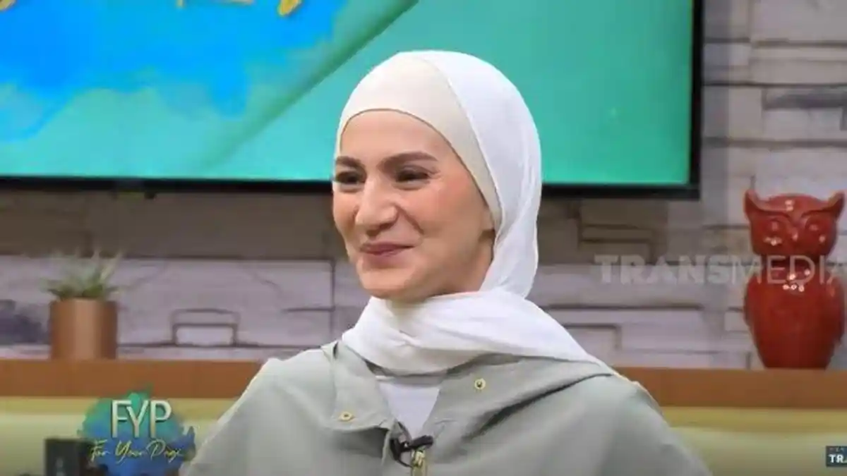 Sudah 2 Bulan Tampil Berhijab, Wanda Hamidah Akui Masih Belajar
