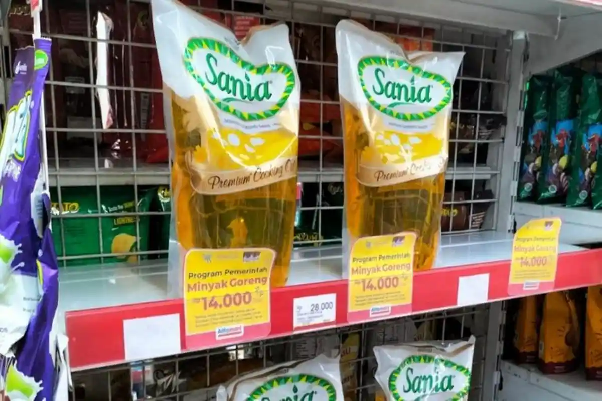 Masih Ada yang Jual Minyak Goreng di Atas Rp14 Ribu per Liter? Ibu-Ibu Bisa Laporkan ke Sini