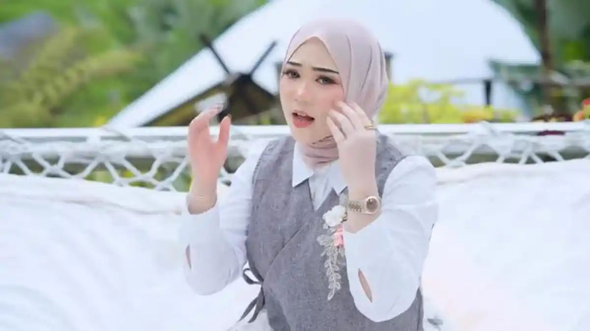 Translate Lirik Lagu Alun Rasaki oleh Fauzana, Lagu Minang Makna ...