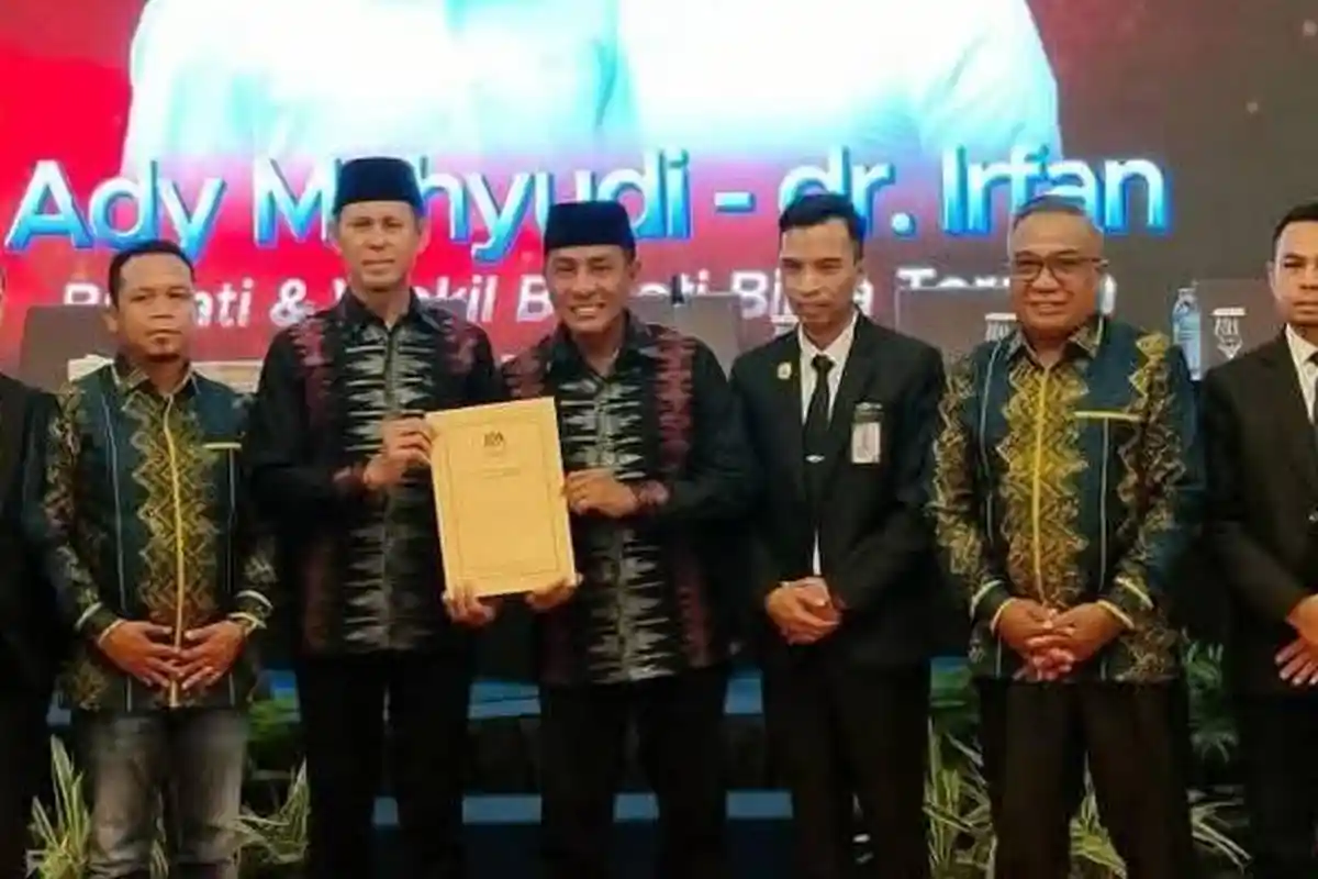 KPU Tetapkan Ady-Irfan Jadi Bupati dan Wakil Bupati Bima 2025-2030, Ady: Mandat Tak Boleh Dikhianati