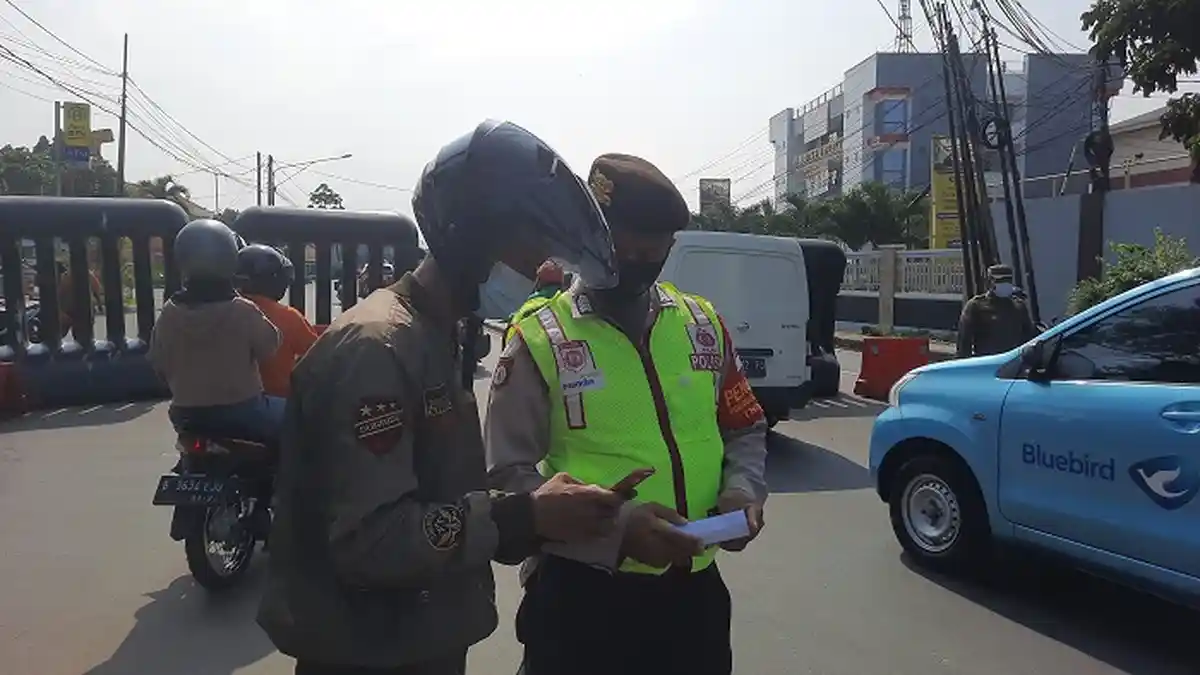 Perpanjangan Pos Penyekatan Hari Pertama, Sugeng Bisa Lolos Setelah Tunjukan STRP