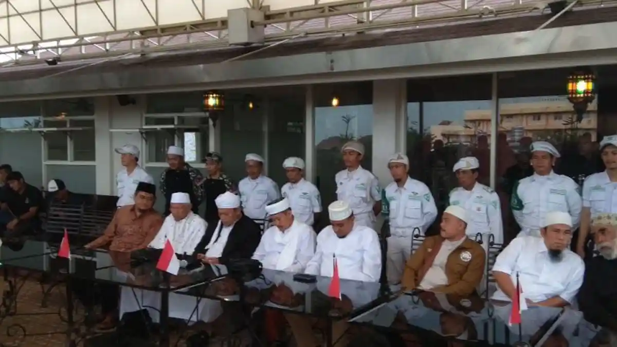 Usai Bertemu Jokowi, Ulama Alumni 212 Sampaikan 7 Poin Penting