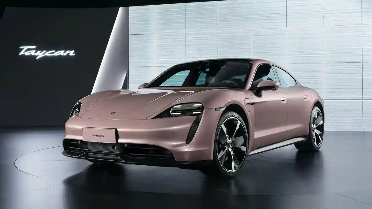 Mobil Listrik Porsche Taycan Meluncur di China