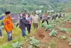 Meriahnya HPN di Wonosobo: Wartawan Tanam 1000 Pohon Bareng Forkopimda dan Bagi-bagi Sembako