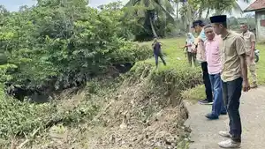 Peninjauan-titik-lokasi-longsor-di-Kabupaten-Tebo-c.jpg