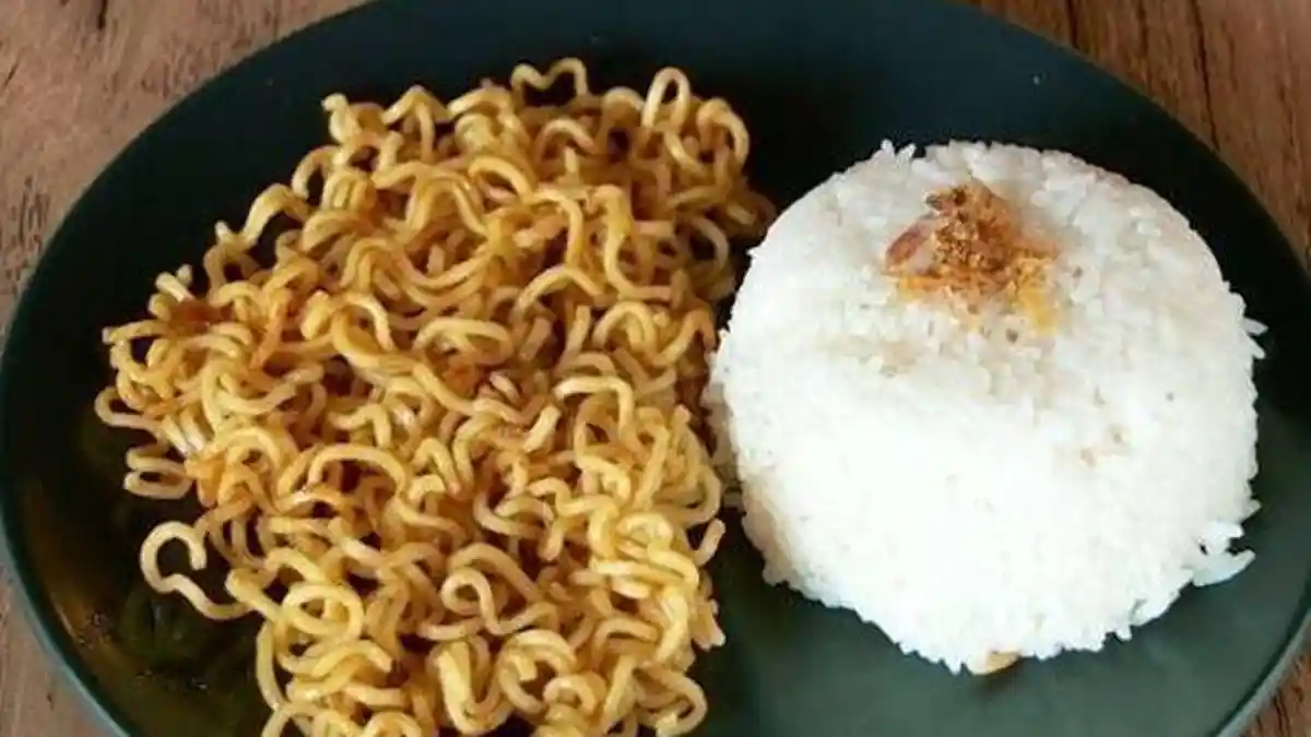 Kata Ahli, Boleh Kok Makan Mi dan Nasi Bersamaan