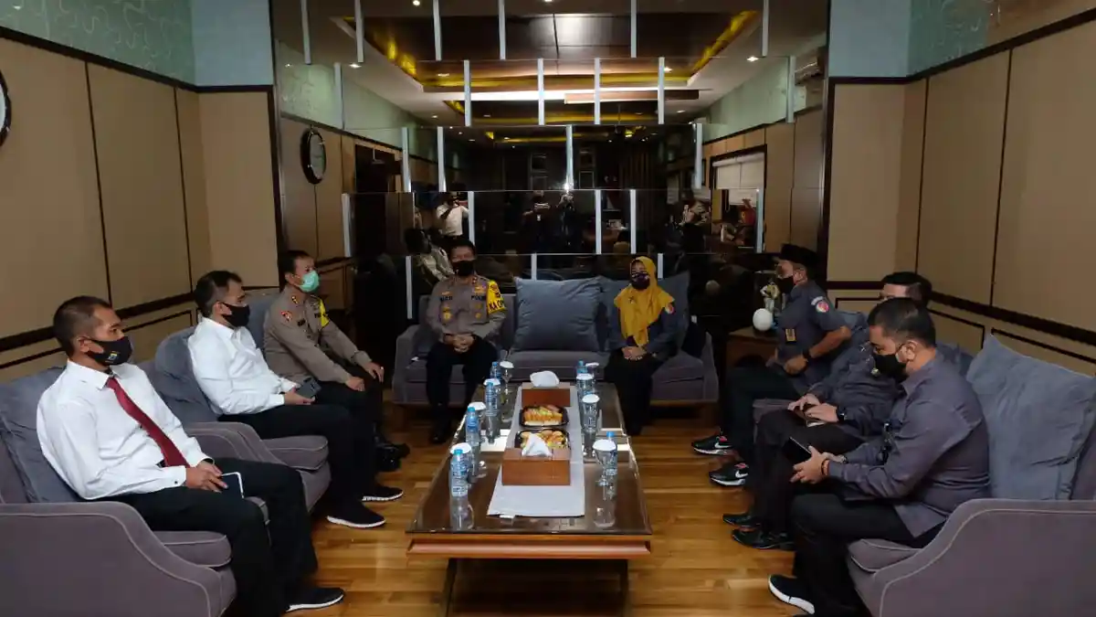 Menerima Jajaran Bawaslu, Kapolda Kalsel Sampaikan Harapan ini