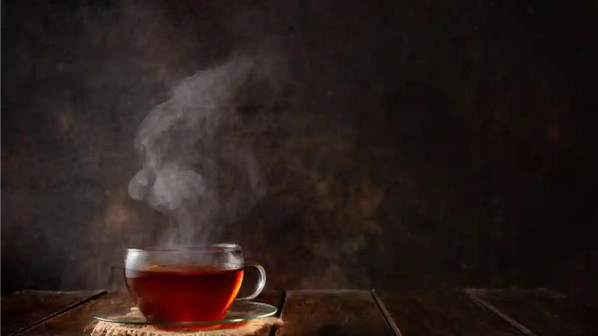Hindari Minum Teh Panas, Bisa Tingkatkan Risiko Penyakit Berbahaya Ini