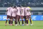 Persib-Bandung-vs-Persik-Kediri-di-Stadion-Gelora-Bandung-Lautan-Api-Senin-932026.jpg