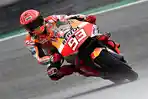 marc-marquez-mengemudikan-sepeda-motornya.jpg
