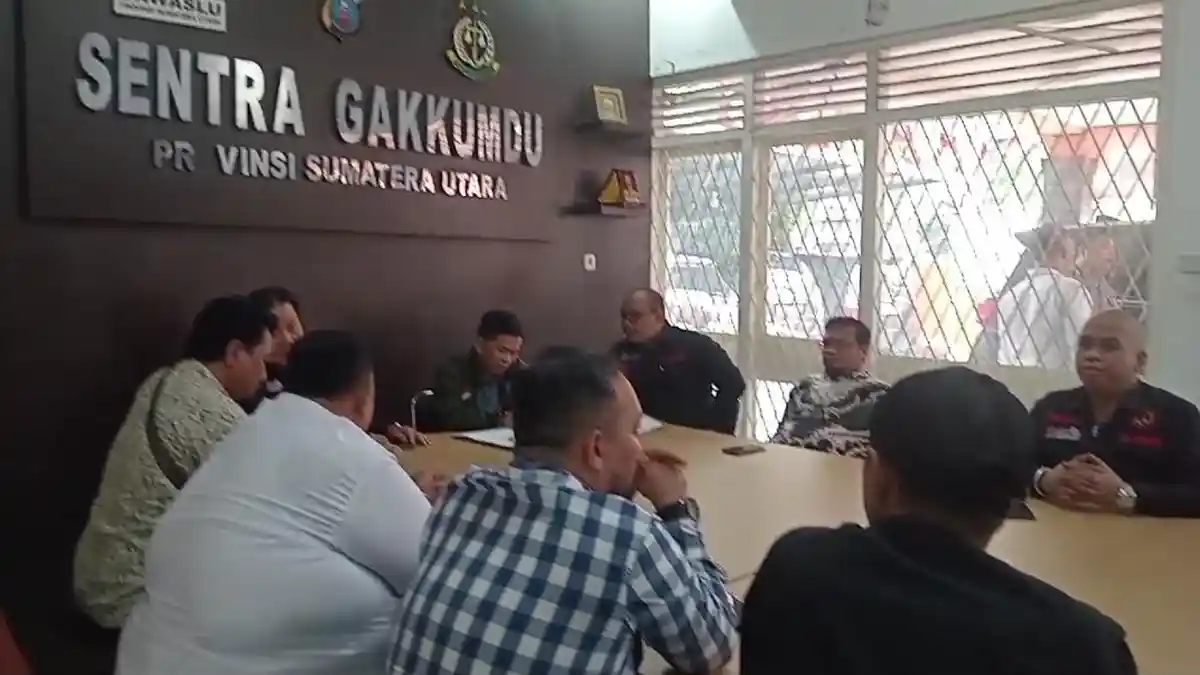 Datangi Bawaslu Tim Edy Rahmayadi Lapor Pengerahan Kepala Desa di Pilgub Sumut