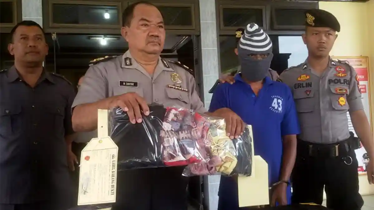 Ayah Bejat, Cabuli Anak dan Temannya Sekaligus Saat Nonton TV