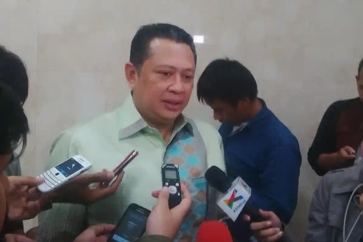 Komisi III DPR Rapat Internal Bahas Deponering Samad dan Bambang