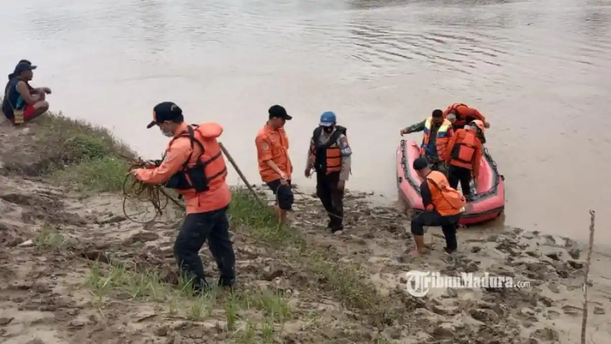 Keluarga Panik Munasir Tak Kunjung Pulang, Celana dan Linggis Jadi Saksi, Bengawan Solo Disusuri