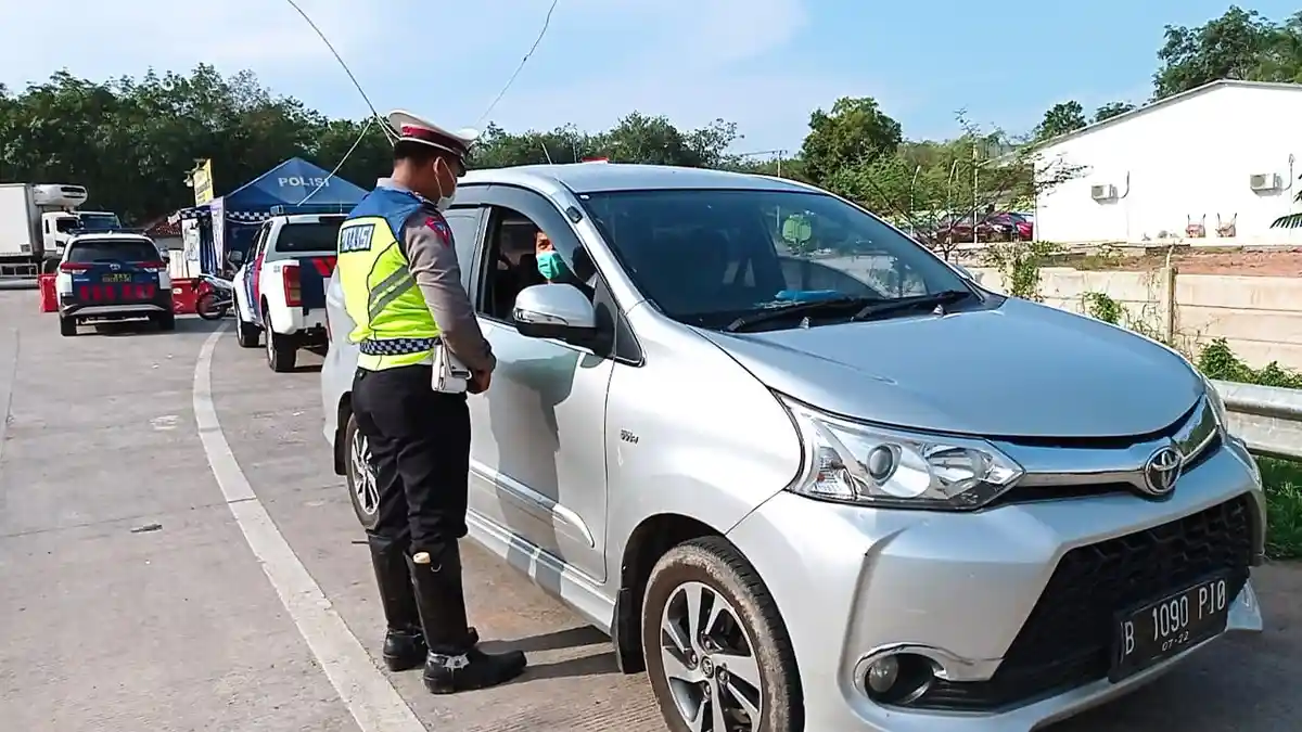 Terjaring di Tol Simpang Pematang Mesuji Lampung, Puluhan Mobil Pribadi Disuruh Putar Balik