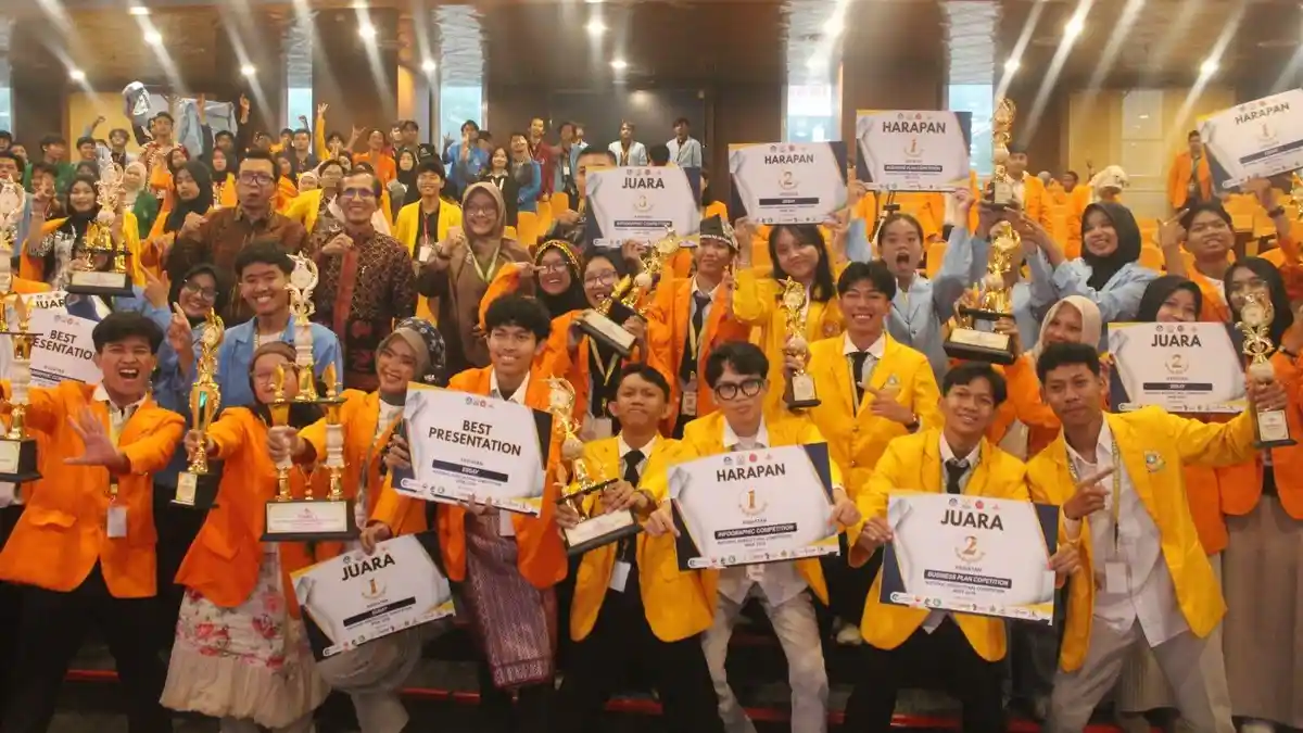 Tim Trikarsa UNJA Juara 1 Esai Nasional Lewat Gagasan Olah Limbah Nanas ...