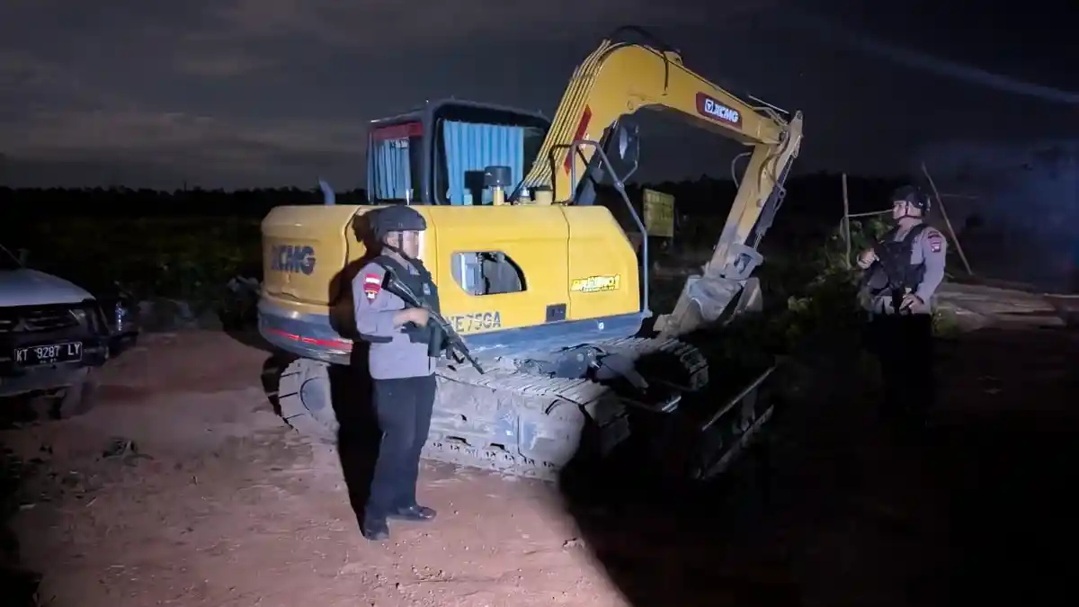 Brimob Kalbar Dukung Operasi Penertiban Kawasan Hutan di Kendawangan, Amankan Alat Berat & Kendaraan - Tribunpontianak.co.id
