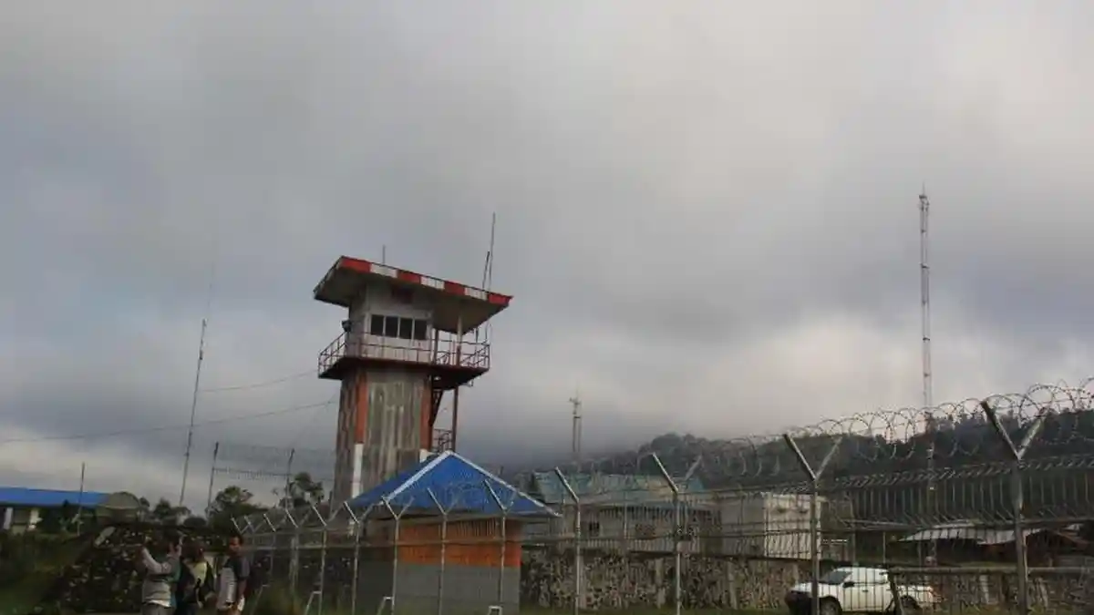 Pencarian Helly Penerbad MI 17 Noreg HA 5138 yang Hilang Kontak di Papua Terhambat