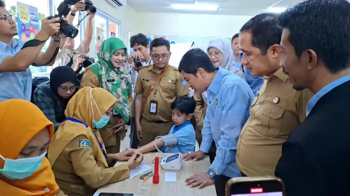 Tinjau Cek Kesehatan Gratis di Depok, Wamenkes:  Mereka Senang Happy