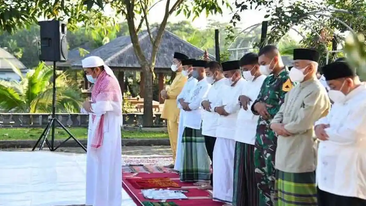 BACAAN NIAT Sholat Idul Adha, Lengkap Tata Cara Sholat, Doa dan Gerakannya