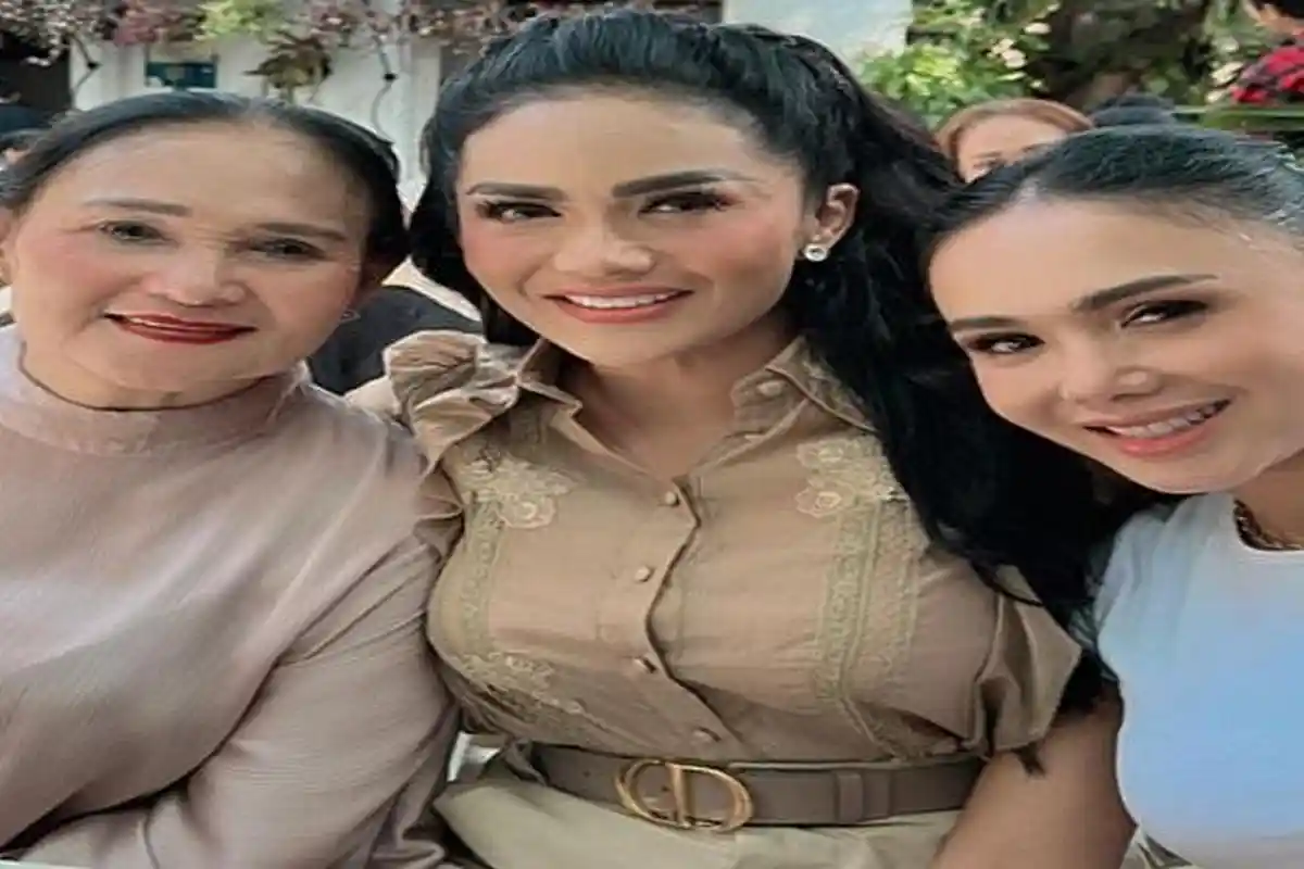 Krisdayanti Diapit Yuni Shara dan Rachma Widadingsih, Netizen Puji Ibu Hebat dan Awet Muda