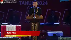Freddy-Thie-saat-Peluncuran-Tahapan-Pilkada-Kabupaten-Kaimana-2024.jpg