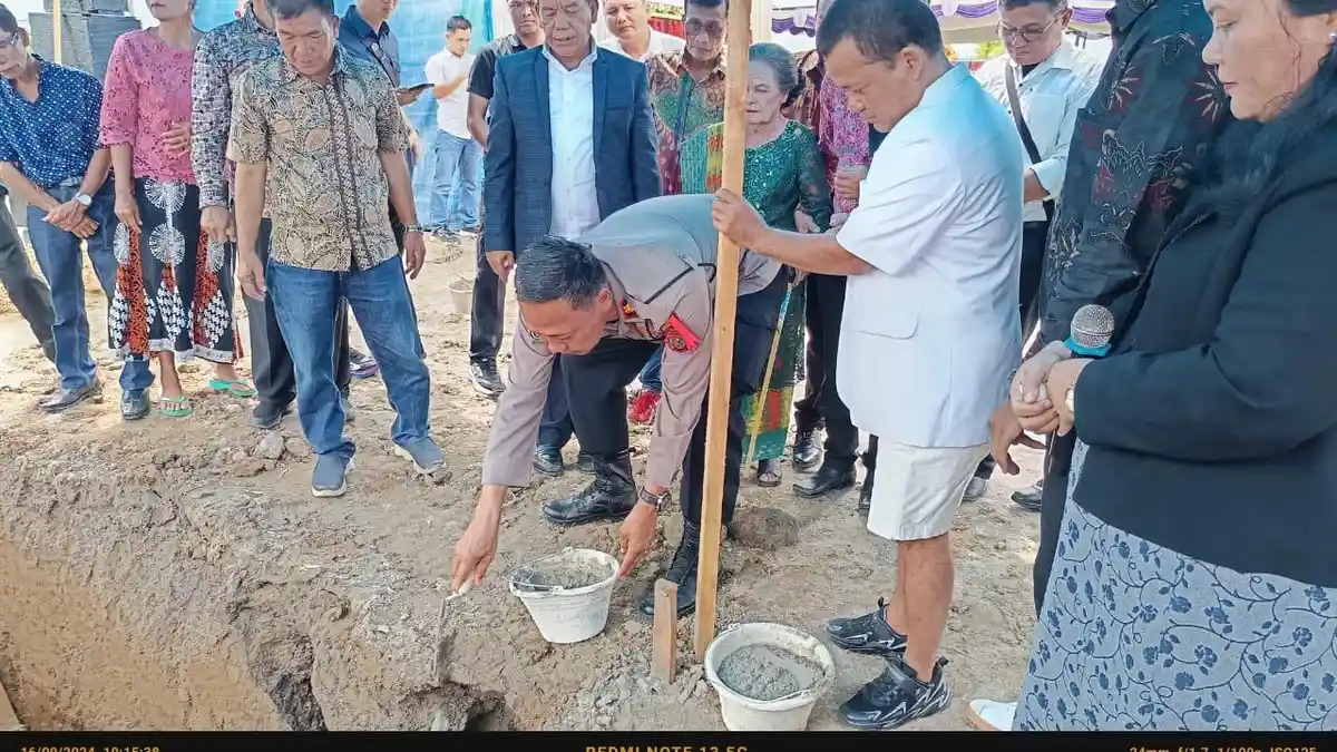 Kapolsek Tanah Jawa Hadiri Peletakan Batu Pertama Pembangunan RS Anugerah di Nagori Muara Mulia