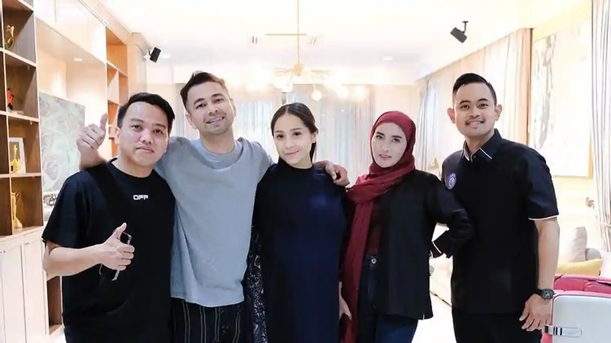 Datangi Rumah Raffi Ahmad dan Nagita, Crazy Rich dan Produser Ini Dapati Perlakuan Ayah Rafathar