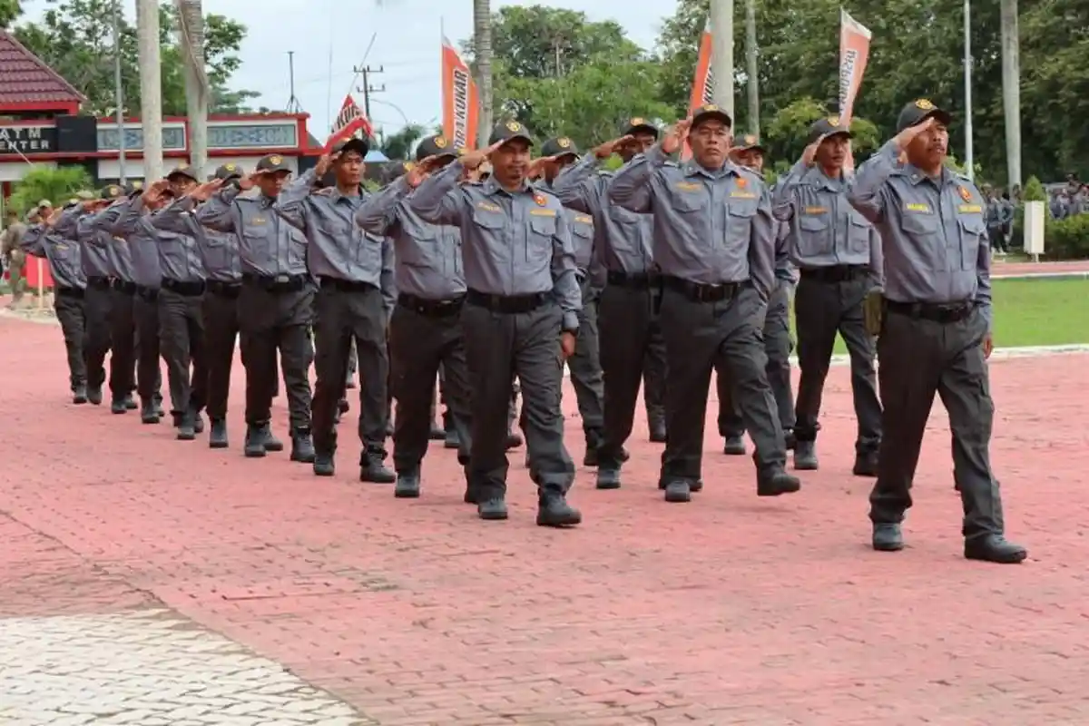 1000 Satlinmas Diserahkan ke Polres Kukar Jelang Pilkada 2024
