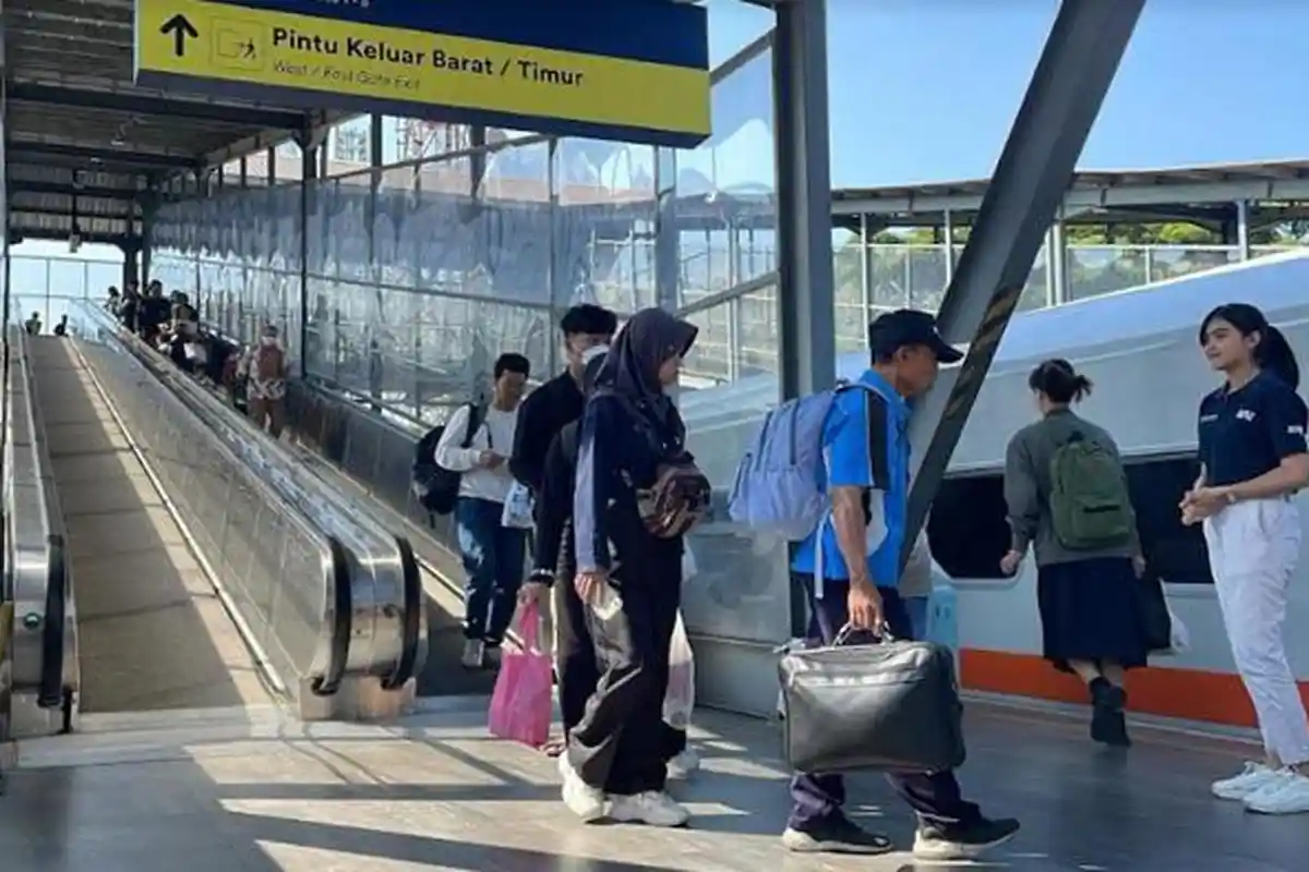 Ada Libur Panjang di Bulan Februari 2024, KAI Daop 8 Operasikan 45 KA Reguler dan 4 KA Tambahan