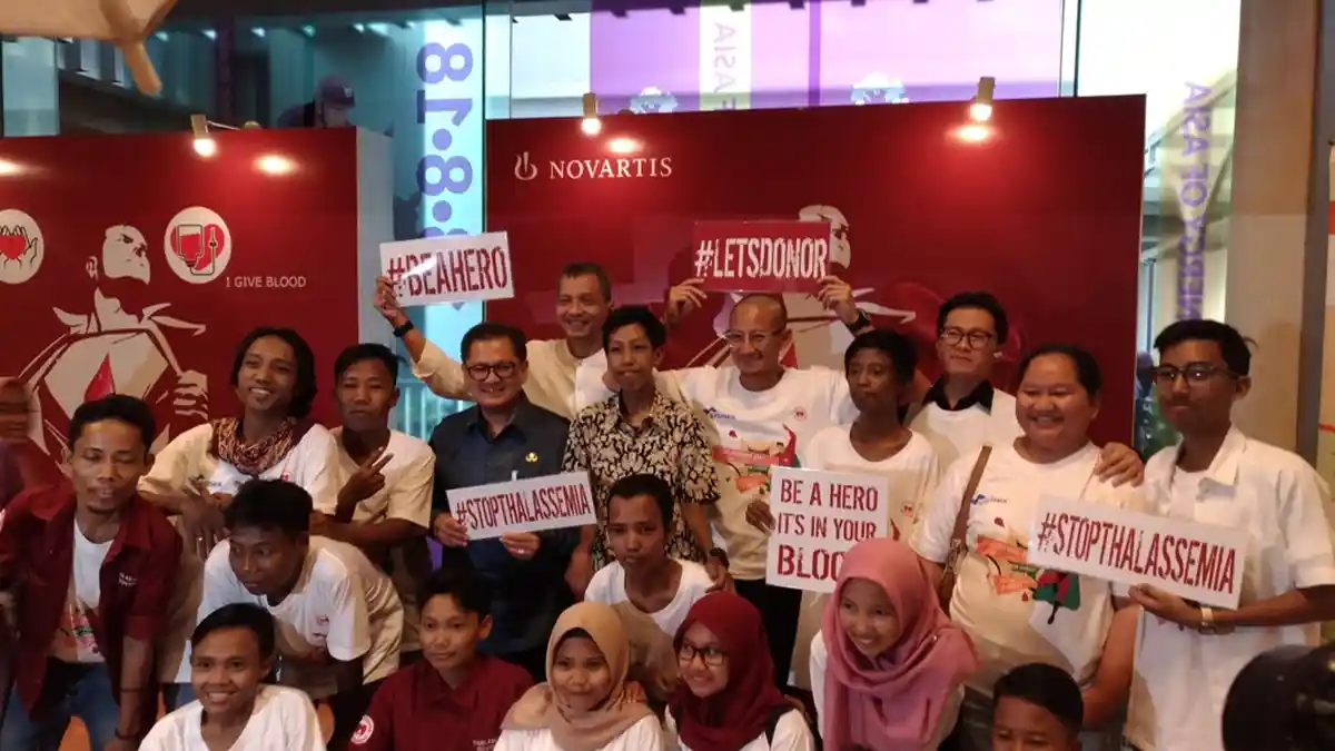 Ketika Sandiaga Ikut Mendonorkan Darahnya Di Balai Kota