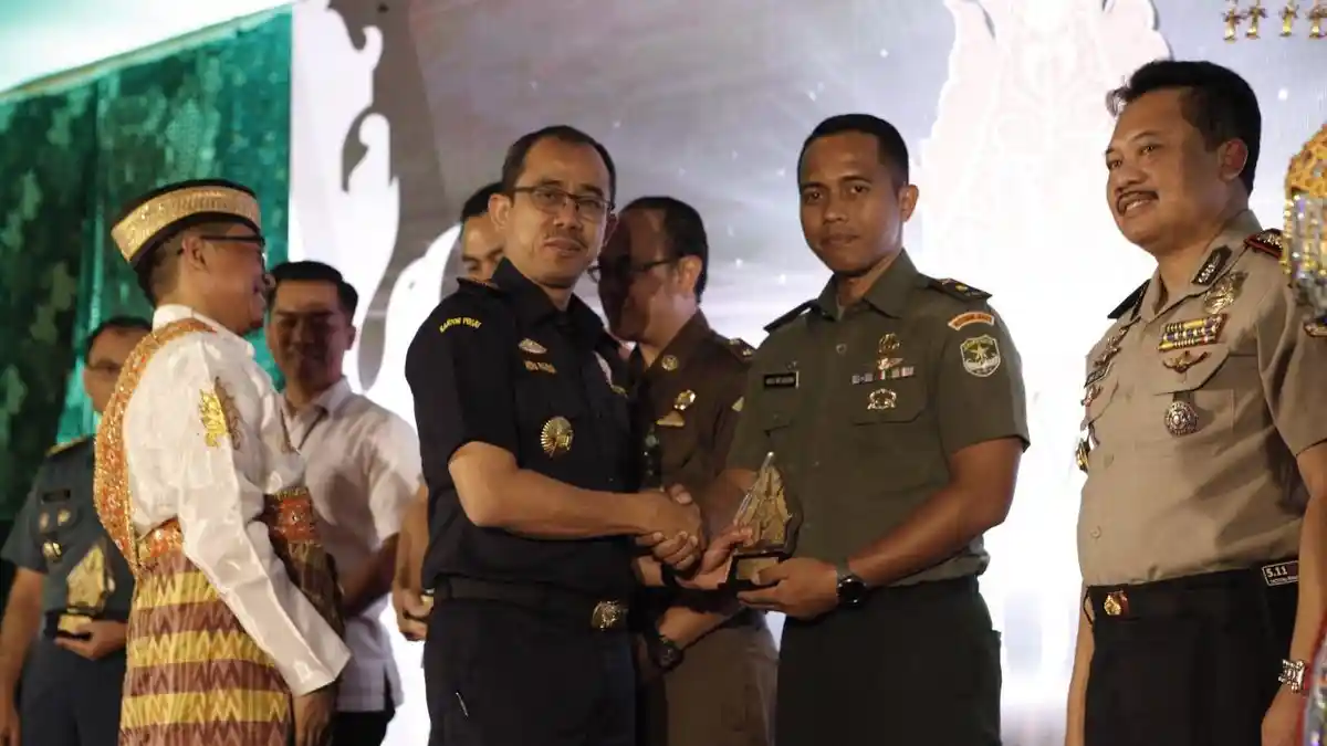 Dua Belas Tahun Berkarya, Bea Cukai Priok Berikan Penghargaan pada Stakeholder Terbaik