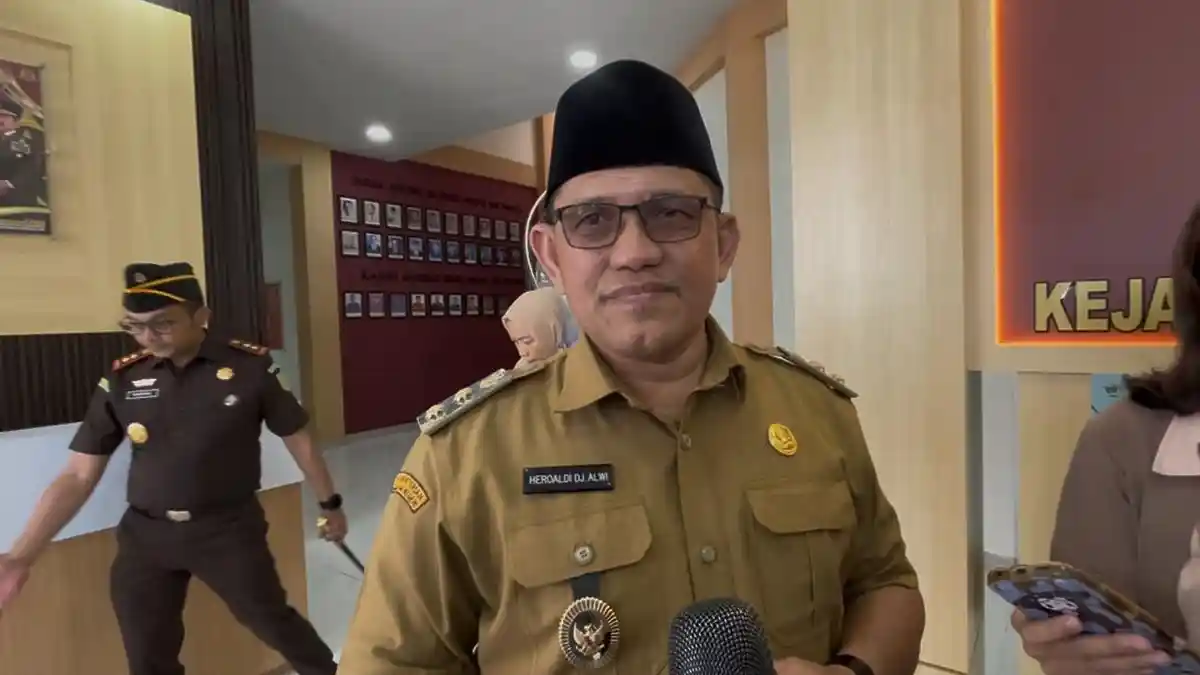 Wabup Sambas Heroaldi Bantah Warga Terkena Gatal-gatal Pencemaran Sungai