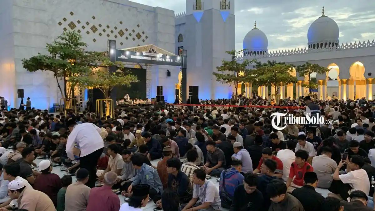 Ngabuburit di Solo : 5 Masjid Bersejarah dengan Arsitektur Menawan