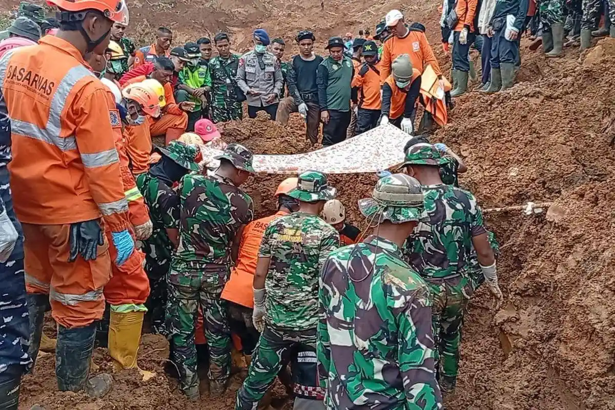 Hari Keempat Longsor Cibeunying Cilacap, 12 Korban Ditemukan Meninggal Dunia, 11 Lagi Masih Dicari