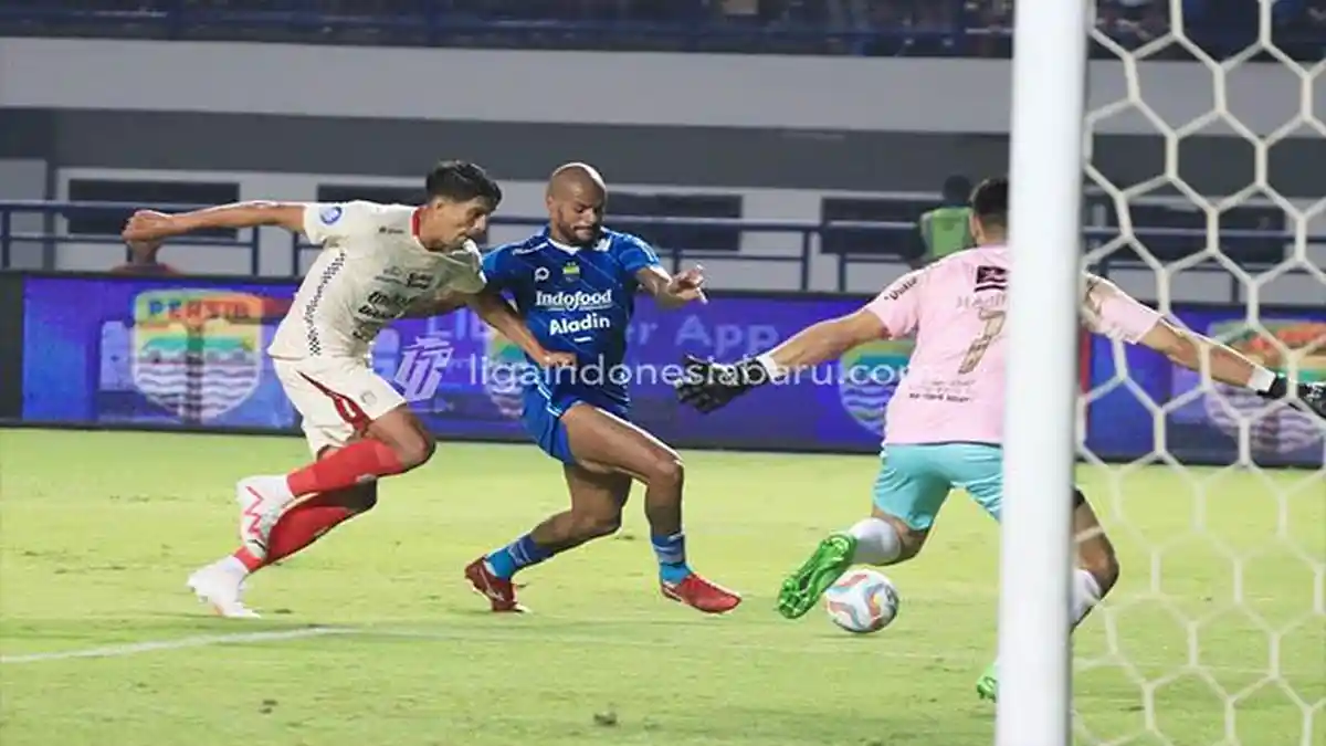 Kabar Skuad Persib Bandung Hari Ini David Da Silva Cetak Gol, Beckham Latihan Terpisah