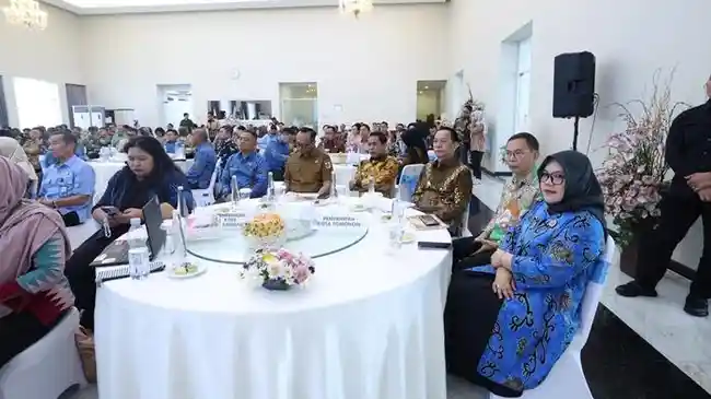 Wali-Kota-Tomohon-Caroll-Senduk-hadiri-Rapat-Koordinasi-Optimalisasi-Kerja-Sama-KPK-RI.jpg