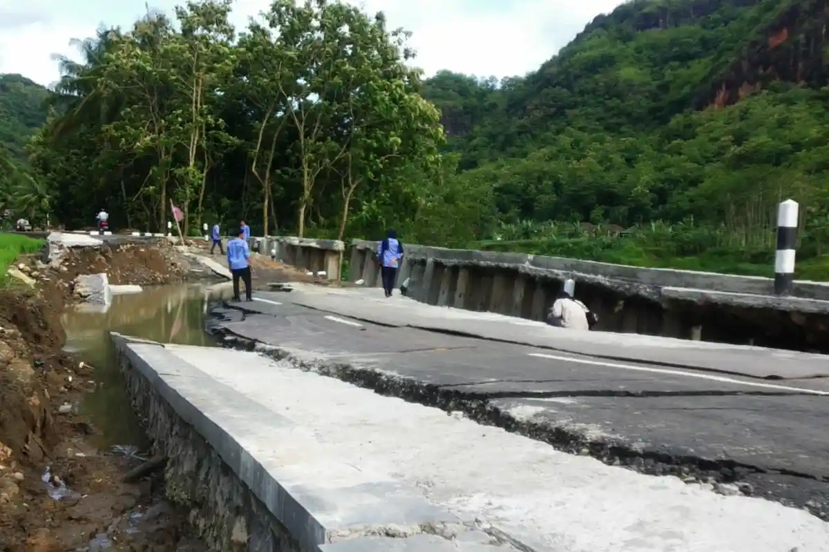 Ruas Jalan di Sriharjo Bantul Amblas Meski Telah Diperbaiki, Diduga Karena Fenomena Alam
