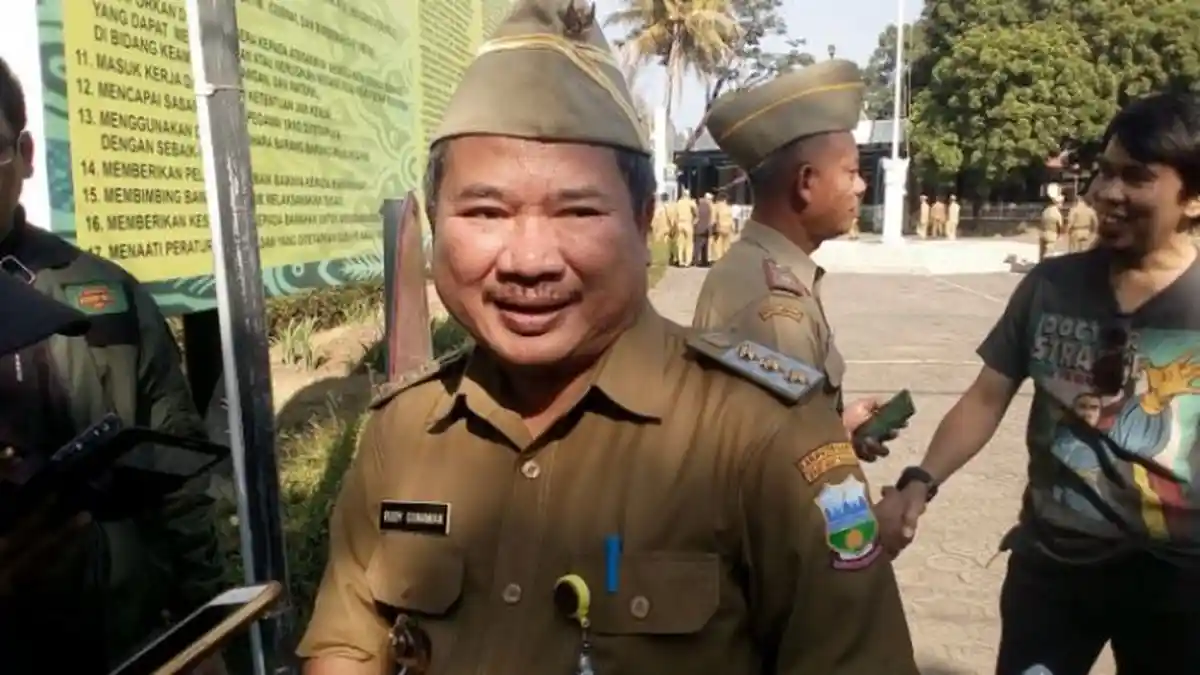 Bupati Garut dan Istrinya Dukung Capres yang Berbeda