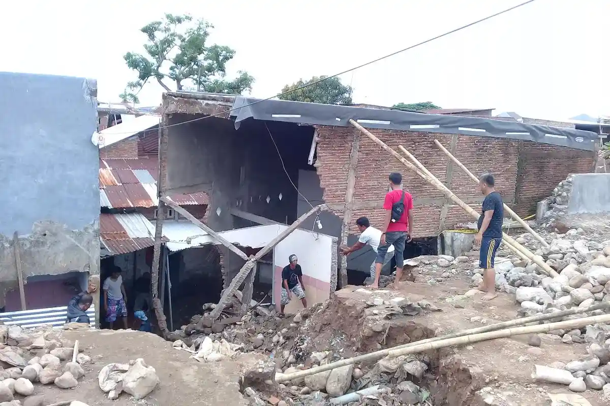 Pagar Makam Sultan Hasanuddin Robohkan Rumah Warga, Pemilik Rugi Rp100 Juta