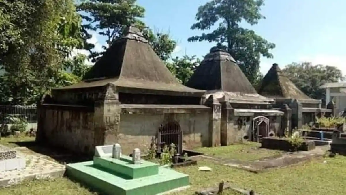 Makam Tolobali: Pusara Sultan, Pejuang dan Penyebar Agama Islam di Bima