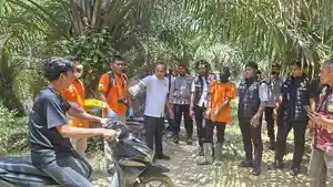Kasat-Reskrim-Polres-Nagan-Raya-memimpin-reka-ulang-kasus-pembunuhan.jpg