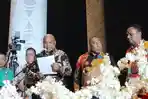 A-RAKYAT-Gubernur-Papua-Mathius-Fakhiri.jpg