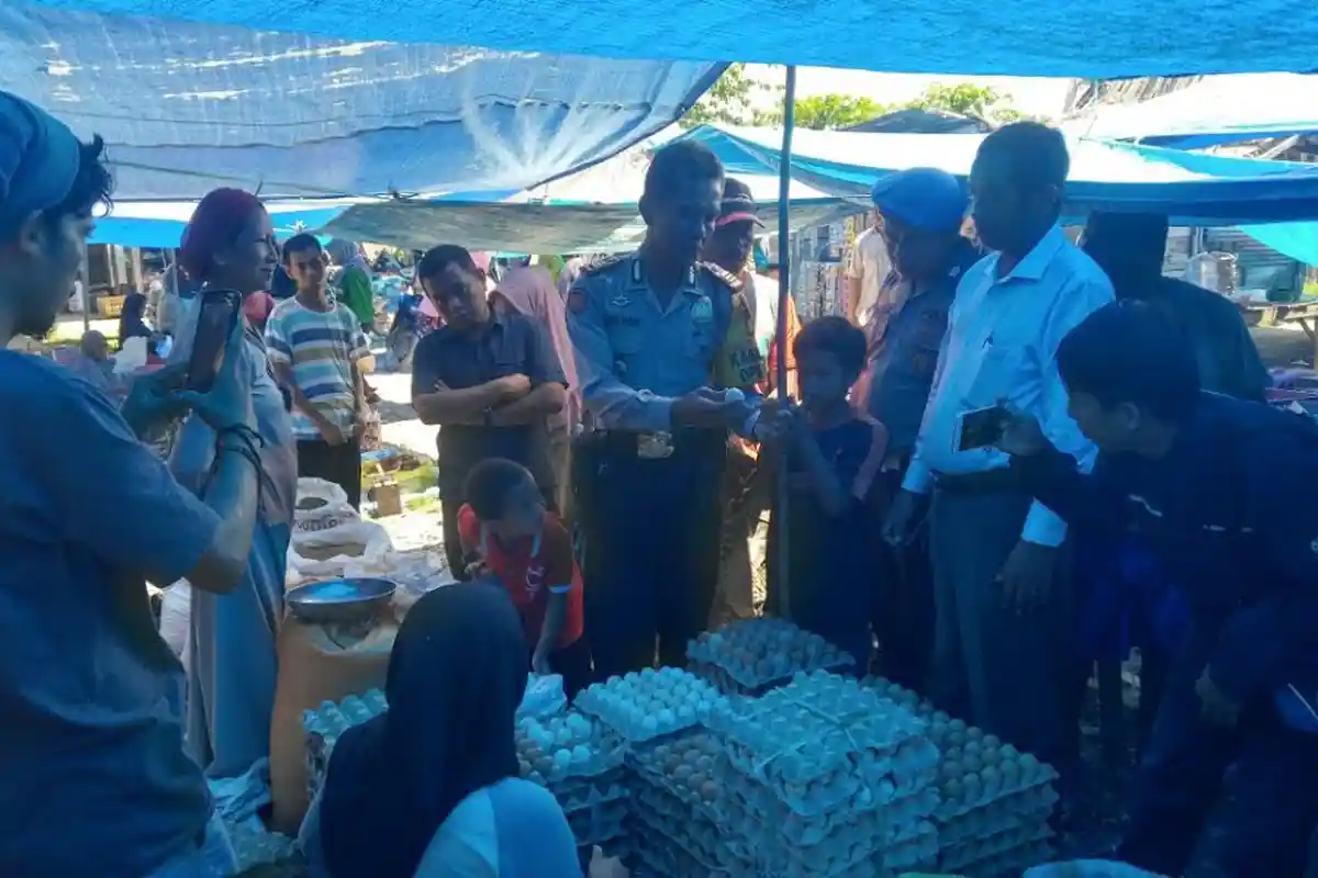 Polisi Razia Pedagang Telur di Pasar Wotu Luwu Timur, Ini Targetnya