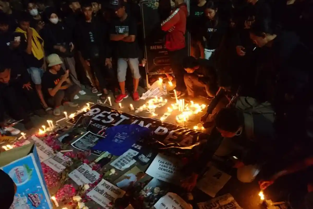 Bikin Merinding, Chans Arema dan Persebaya Bersahutan di Tulungagung, Disini Semua Bersaudara