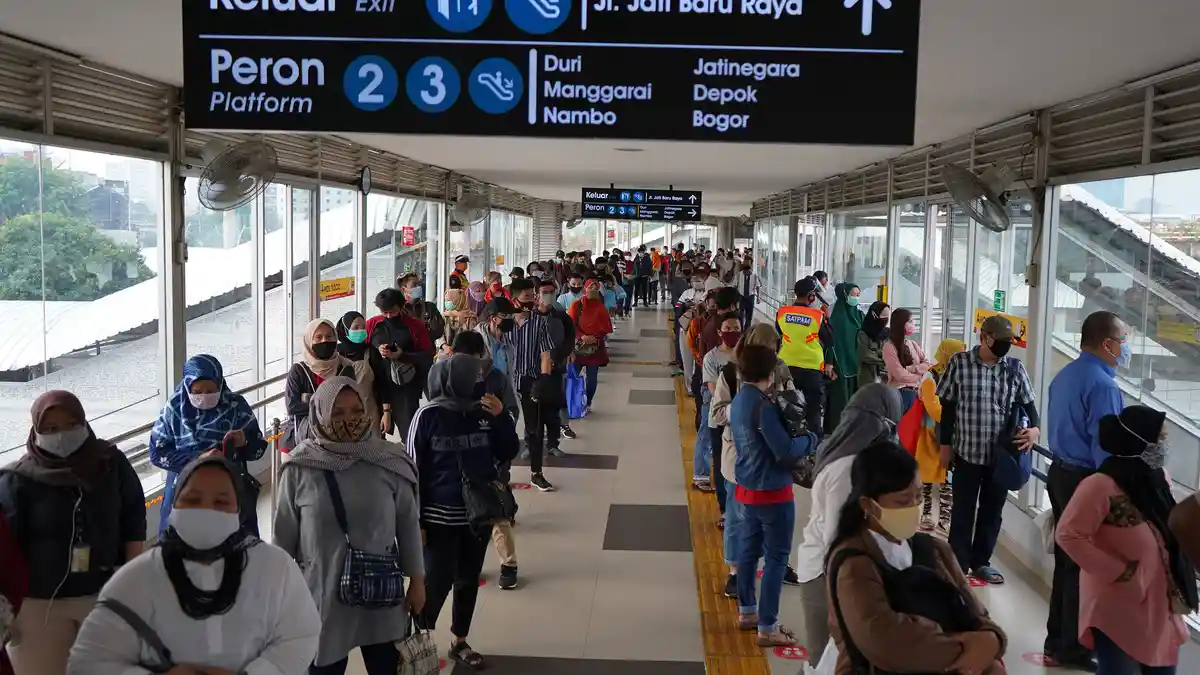 Hari Ini KRL Penyesuaian Jam Operasional, Mulai Beroperasi Pukul 04.00 Hingga 20.00 WIB