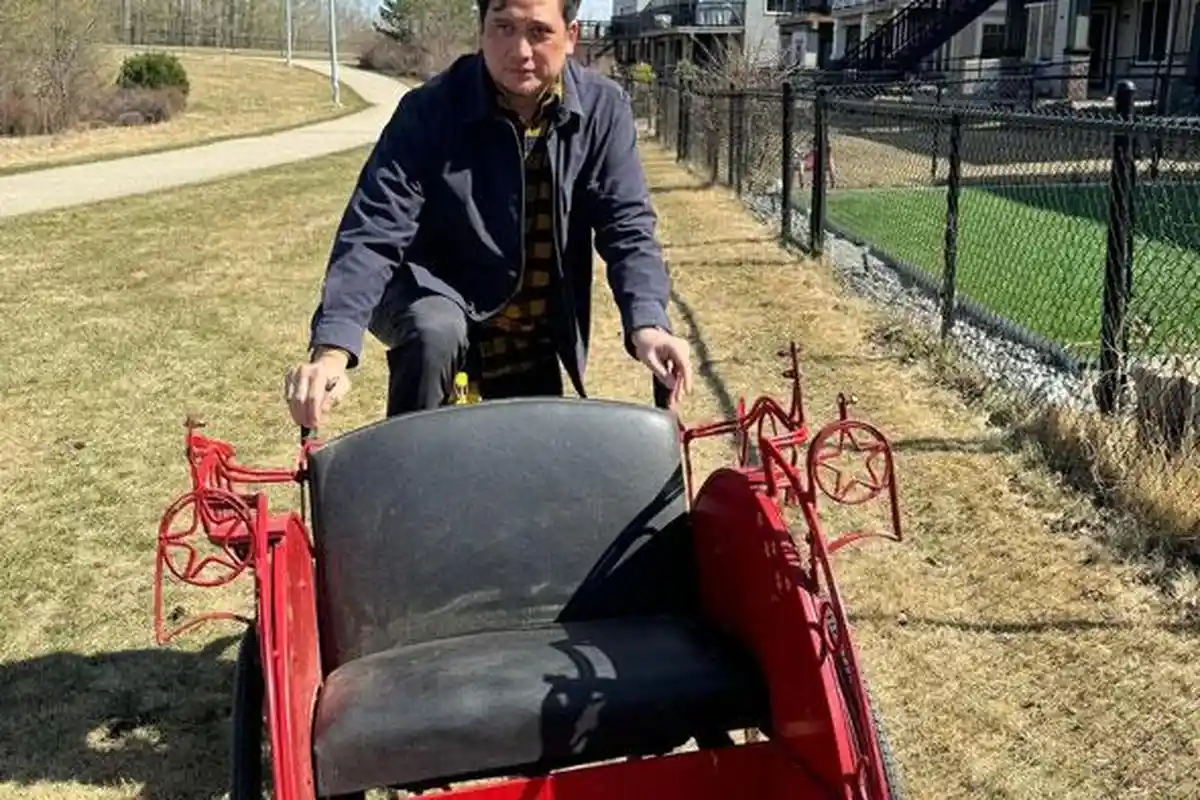 Nasib Aktor Tinggalkan Indonesia, Kini Banting Setir Jadi Tukang Besi, Gaji Sebulan Bisa Rp 100 Juta