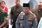 Kapolri-Jenderal-Listyo-Sigit-Prabowo-dan-Panglima-TNI-Jenderal-TNI-Agus-Subiyanto-mengecek-pasukan.jpg